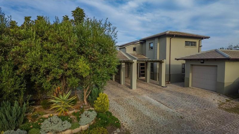 4 Bedroom Property for Sale in Hartenbos Landgoed Western Cape
